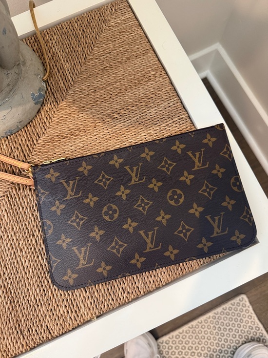 Louis Vuitton Brown Monogram Canvas Neverfull Wristlet - Picture 2 of 8